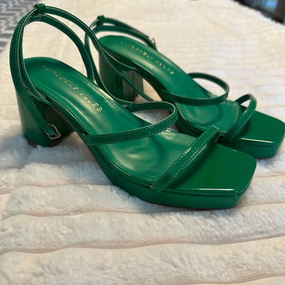Sincerely Jules Green Sandals - Picture 1 of 4